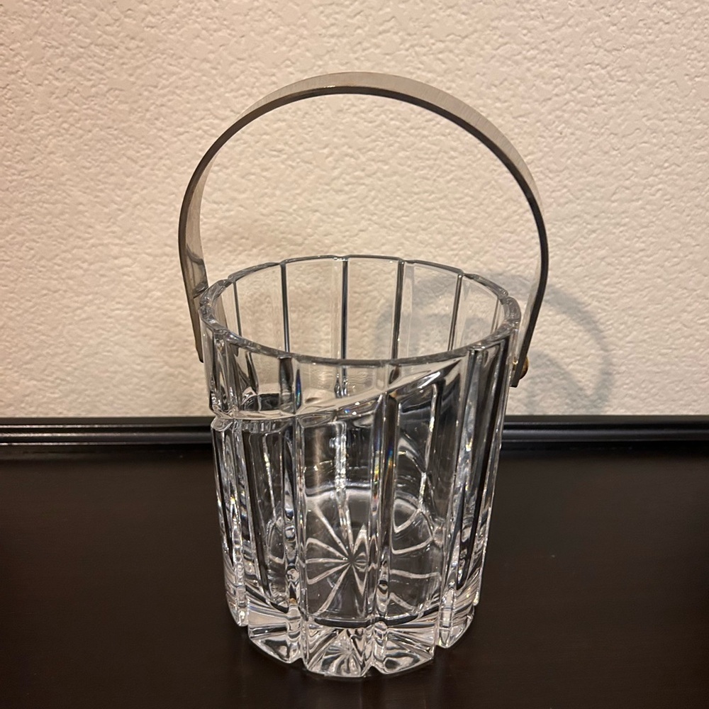 Mikasa Uptown Crystal Ice Bucket w/ Mental Handle Vintage Cut Glass Barware